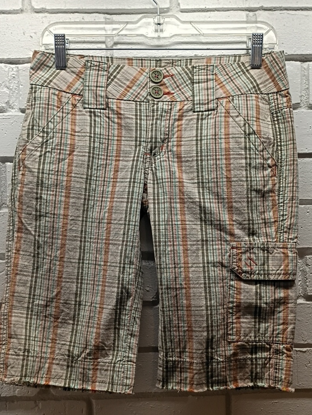Be Bop Plaid Cargo Knee-Length Shorts in Cream, Green, Peach, Orange 5 Pocket